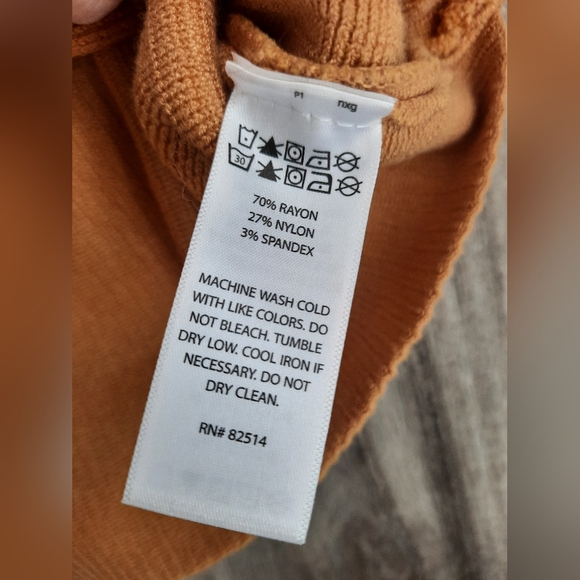 House of Harlow 1960 Sz M Cropped sweater fitted sleeveless tank - Picture 5 of 7